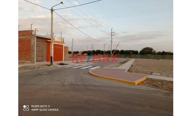 🌟 ¡OPORTUNIDAD ÚNICA PARA CONSTRUCTORES Y INVERSORES! 🌟

📍 Ubicación Privilegiada: Urbanización Alto Sol Mz Q lote 06 - Veintiseis de Octubre, Piura