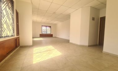 COD. 277 - SE ARRIENDA OFICINA - BARRIO: CENTRO