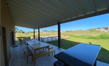 CASA EN VENTA COSTA ESMERALDA - ECUESTRE 281