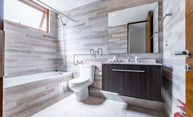 Linda casa en venta 5D en Piedra Roja, Chicureo
