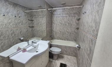 Casa en arriendo de 5 dorm. en Los Angeles