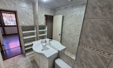 Casa en arriendo de 5 dorm. en Los Angeles