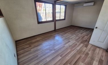 Casa en arriendo de 5 dorm. en Los Angeles