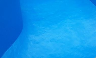 EXCELENTE CASA QUINTA DE TRES AMBIENTES CON GALERIA A REFACCIONAR  PISCINA  GALPON DE HERRAMIENTAS Y AMOPLIO PATIO SOBRE CALLE CON ASFALTO A 500 METRO