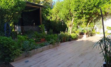 LATORRE PROP. VENDE CASA ESTILO MODERDO DE 3 AMB CON HERMOSO PARQUE