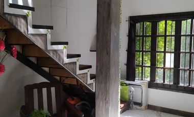 LATORRE PROP. VENDE CASA ESTILO MODERDO DE 3 AMB CON HERMOSO PARQUE