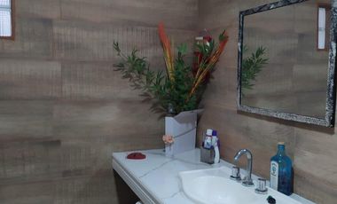 LATORRE PROP. VENDE CASA ESTILO MODERDO DE 3 AMB CON HERMOSO PARQUE