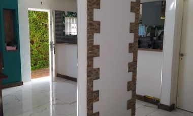 LATORRE PROP. VENDE CASA ESTILO MODERDO DE 3 AMB CON HERMOSO PARQUE