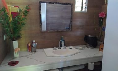 LATORRE PROP. VENDE CASA ESTILO MODERDO DE 3 AMB CON HERMOSO PARQUE