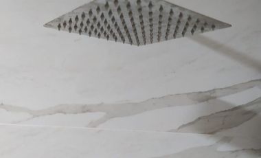 LATORRE PROP. VENDE CASA ESTILO MODERDO DE 3 AMB CON HERMOSO PARQUE