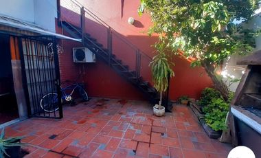 Venta Casa 6 ambientes con cochera patio terraza permuta por menor valor en CABA - Villa Devoto