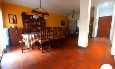 Venta Casa 6 ambientes con cochera patio terraza permuta por menor valor en CABA - Villa Devoto