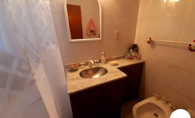 Venta Casa 6 ambientes con cochera patio terraza permuta por menor valor en CABA - Villa Devoto