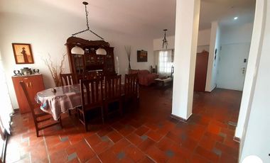 Venta Casa 6 ambientes con cochera patio terraza permuta por menor valor en CABA - Villa Devoto