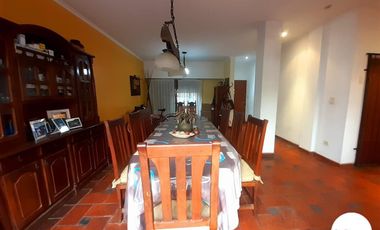 Venta Casa 6 ambientes con cochera patio terraza permuta por menor valor en CABA - Villa Devoto