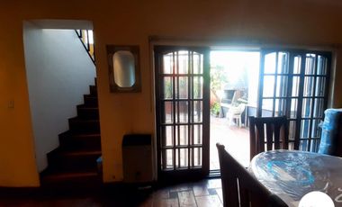 Venta Casa 6 ambientes con cochera patio terraza permuta por menor valor en CABA - Villa Devoto