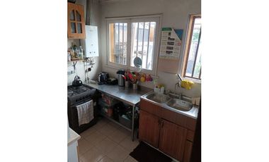 Casa en muy buena ubicacion comercial, 370 mts
