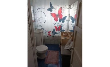 Casa en muy buena ubicacion comercial, 370 mts