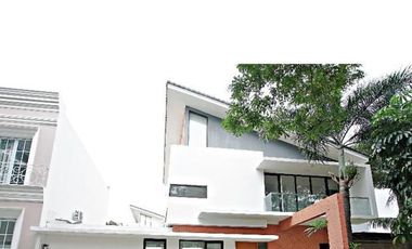 Rumah 6 Kamar Tidur Lokasi Nyaman - Vassa Lake Lippo Cikarang.