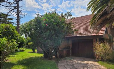 Casa en Venta - Zona Lasalle  - A metros del mar - Permuta en CABA