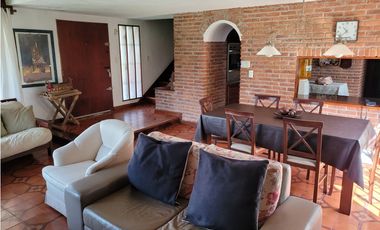 Casa en Venta - Zona Lasalle  - A metros del mar - Permuta en CABA