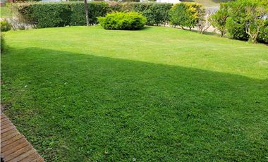 Casa en Venta - Zona Lasalle  - A metros del mar - Permuta en CABA