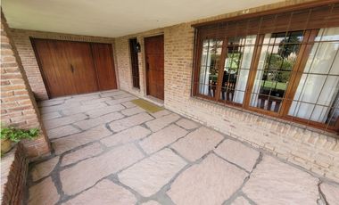 Casa en Venta - Zona Lasalle  - A metros del mar - Permuta en CABA