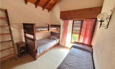 Casa en Venta - Zona Lasalle  - A metros del mar - Permuta en CABA