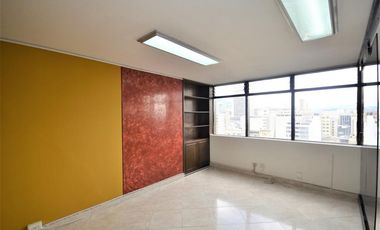 oficina en arriendo en las nieves. Cod A7481202
