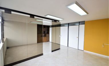 oficina en arriendo en las nieves. Cod A7481202