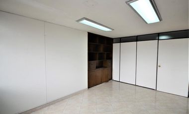 oficina en arriendo en las nieves. Cod A7481202
