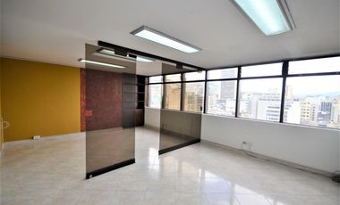 oficina en arriendo en las nieves. Cod A7481202