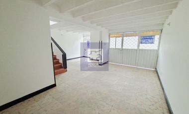 COD. 2537 - SE ARRIENDA CASA - BARRIO: SIN DEFINIR