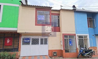 COD. 2537 - SE ARRIENDA CASA - BARRIO: SIN DEFINIR