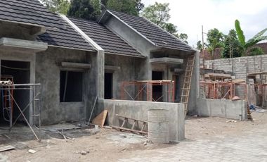 Rumah Siap Huni Tersisa 1 unit Di Jalan Manisrenggo Kilometer 0,5