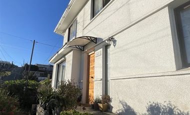 Casa en arriendo de 4 dorm. V. del Mar, Viila Independencia