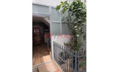 Se Vende Casa De 4 Pisos, Jr. Huaraz 111, 1/2 Cuadra Via De Evitamiento, Cajamarca