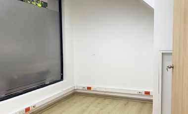 PR14756 Consultorio en renta en el sector de Patio Bonito