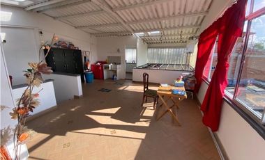 SE VENDE  EXCELENTE  CASA ALCZARES CON RENTA