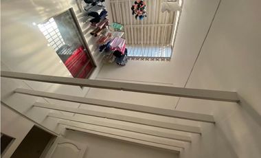 SE VENDE  EXCELENTE  CASA ALCZARES CON RENTA