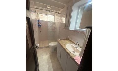 SE VENDE  EXCELENTE  CASA ALCZARES CON RENTA