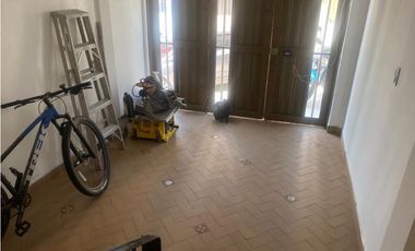 SE VENDE  EXCELENTE  CASA ALCZARES CON RENTA