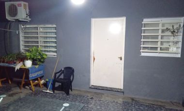 Casa en venta en Isidro Casanova