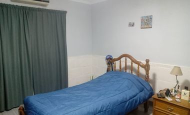 Casa en venta en Isidro Casanova