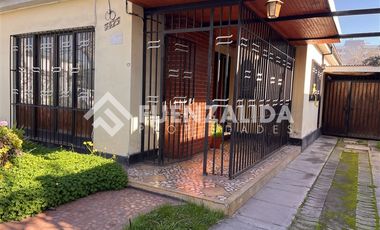 Casa en Venta en Av. Quilín con Av. Macul