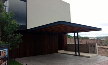 Casa en Venta en Altozano Querétaro, Diseño de Atuor, 4 Recamaras, Super Lujo!