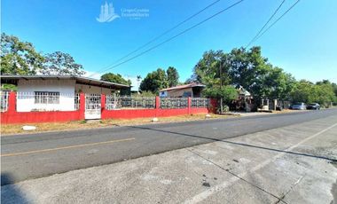 VENDO CASA CON LOTE DE 924M2 COMERCIALMENTE DAVID