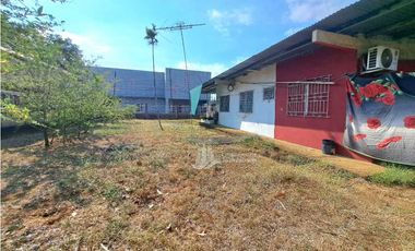 VENDO CASA CON LOTE DE 924M2 COMERCIALMENTE DAVID