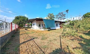 VENDO CASA CON LOTE DE 924M2 COMERCIALMENTE DAVID