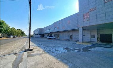 VENDO CASA CON LOTE DE 924M2 COMERCIALMENTE DAVID